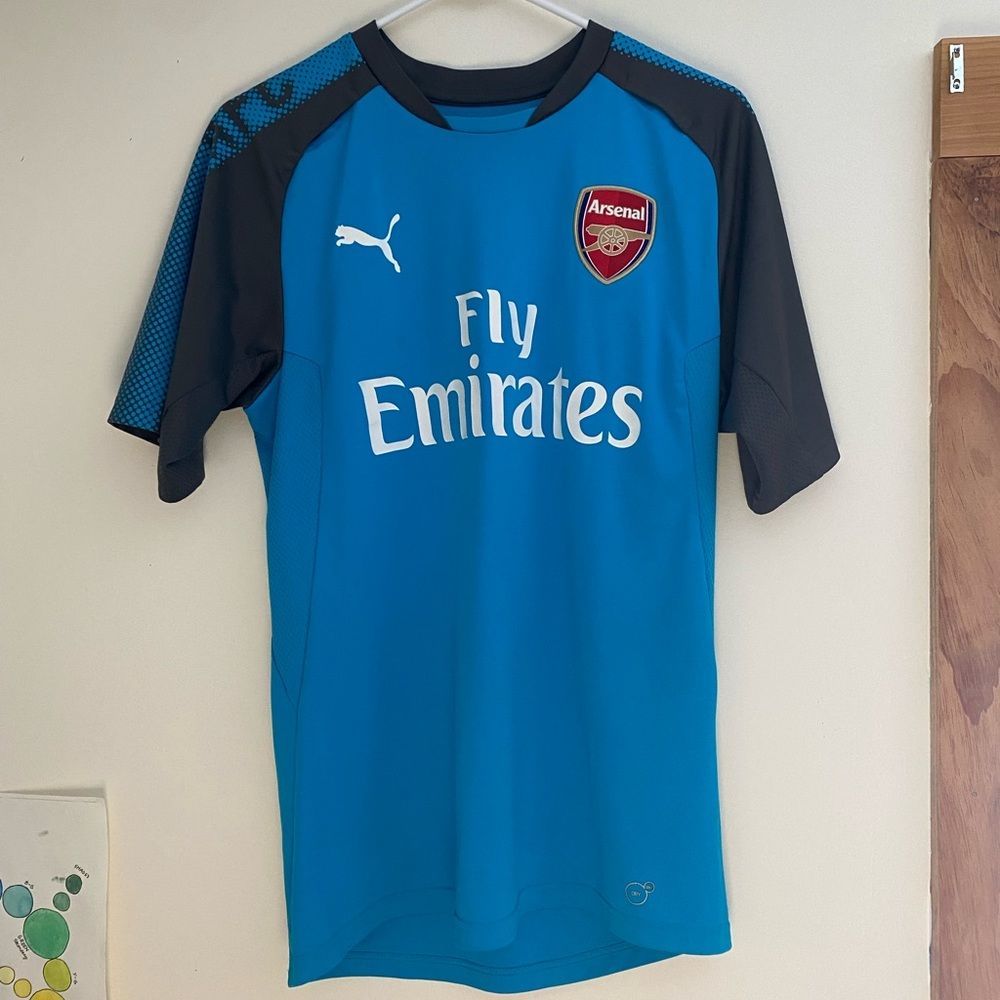 PUMA Arsenal AFC Fly Emirates Soccer Jersey